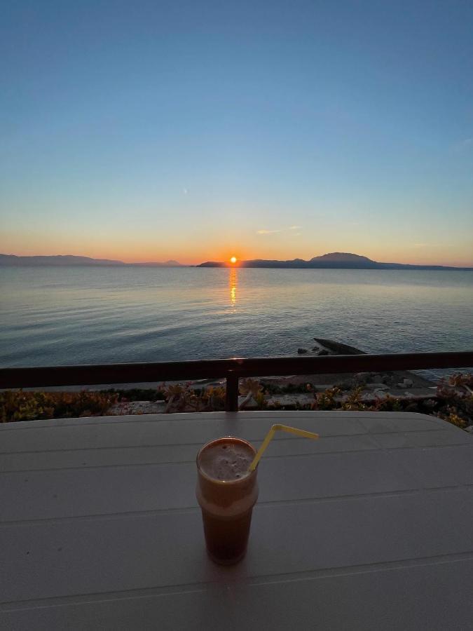 Stunning Beachfront Apartment Stratos Νεράντζα Εξωτερικό φωτογραφία