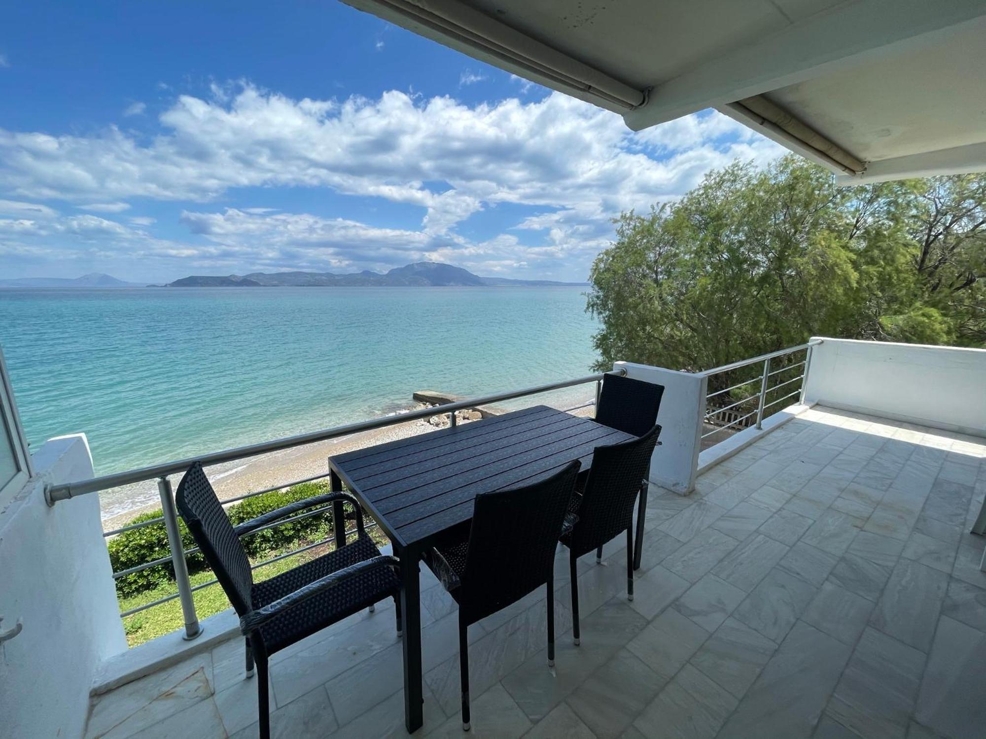 Stunning Beachfront Apartment Stratos Νεράντζα Εξωτερικό φωτογραφία